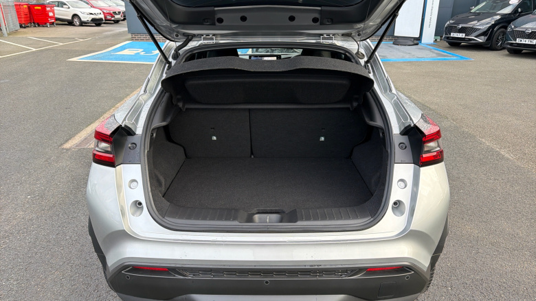 Nissan Juke 1.0 DiG-T N-Connecta 5dr Petrol Hatchback